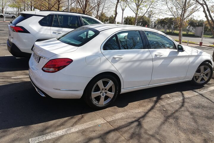 Private Airport Transfer from OR Tambo Airport to Lesedi Village - Photo 1 of 4